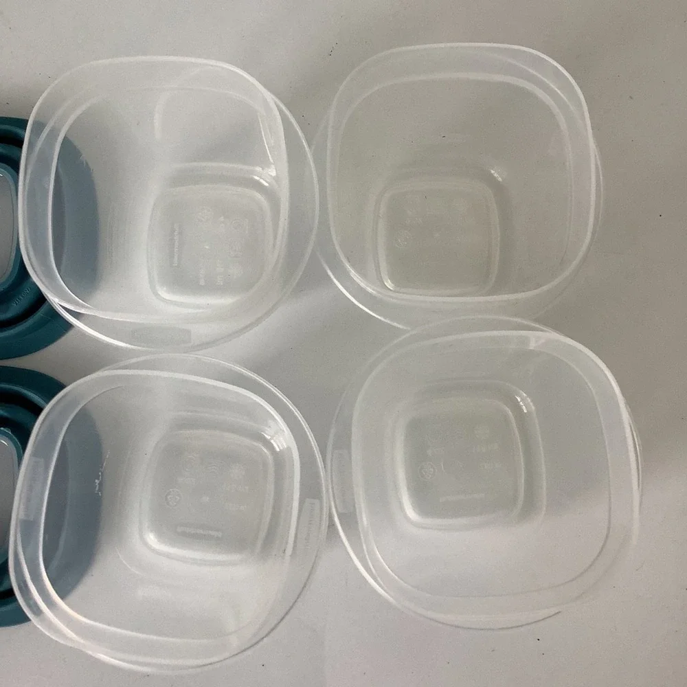 Set of 4 Rubbermaid‎ Premier Square Food Storage Container 4 Ounce w/ Blue Lids